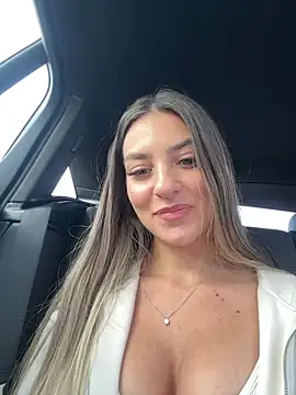 izzy belle online show from 11, 4, 2026