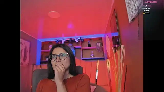 Lucy Williiams online show from 20, 10, 2025