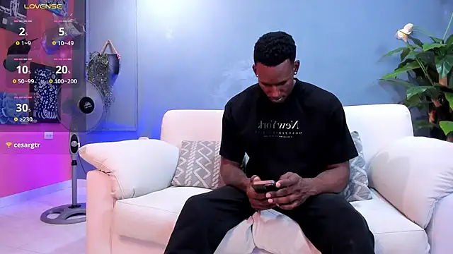 Snapshot of Iker_bigdick chatting on 10, 1, 2025 Iker bigdick online show from 10, 1, 2025