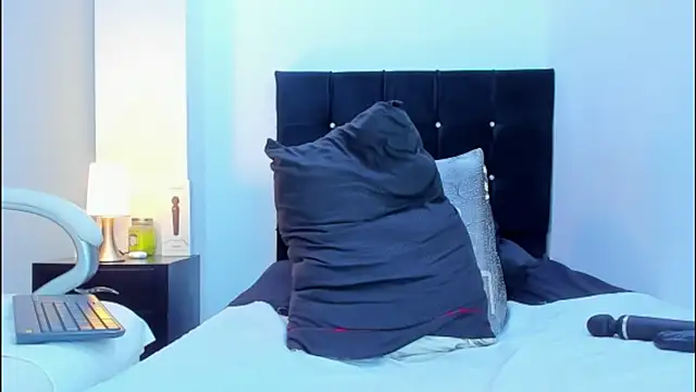 kathyajhonss online show from 10, 3, 2025