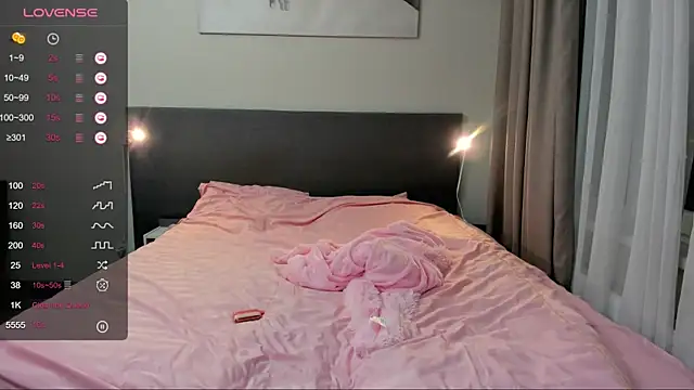 Snapshot of jesssicamooon chatting on 23, 9, 2025 jesssicamooon online show from 23, 9, 2025