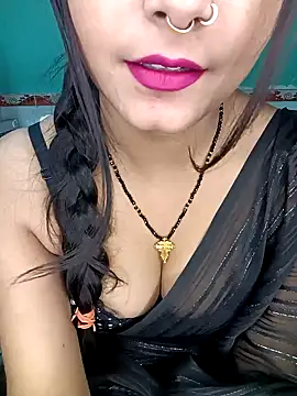 Diamond queeen online show from 10, 1, 2025