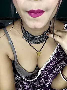 Diamond queeen online show from 25, 1, 2025