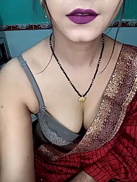 Diamond queeen online show from 4, 2, 2025