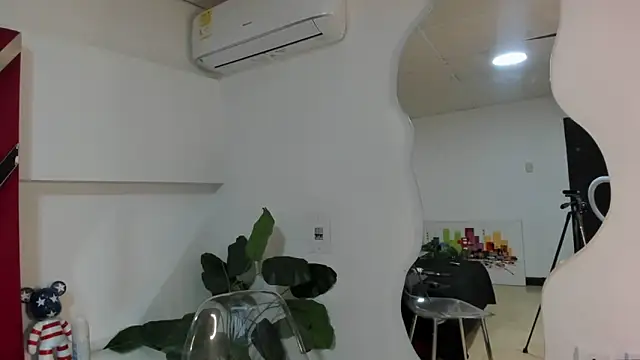 Milanxht online show from 12, 10, 2025