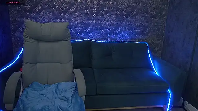 Snapshot of ElysLunar chatting on 4, 12, 2024 ElysLunar online show from 4, 12, 2024