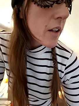 Hexe12346 online show from 22, 11, 2025