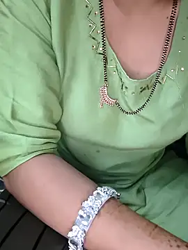 Snapshot of kaveerpooja947 chatting on 12, 10, 2025 kaveerpooja947 online show from 12, 10, 2025