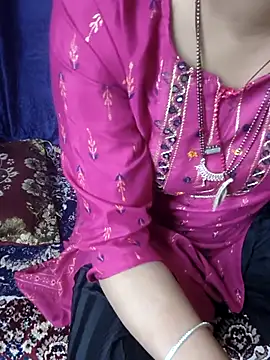 Snapshot of kaveerpooja947 chatting on 26, 10, 2025 kaveerpooja947 online show from 26, 10, 2025