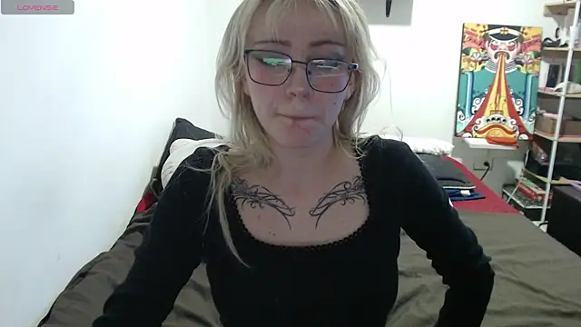 Snapshot of Cloe_five chatting on 29, 4, 2026 Cloe five online show from 29, 4, 2026