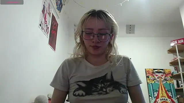 Snapshot of Cloe_five chatting on 4, 5, 2026 Cloe five online show from 4, 5, 2026