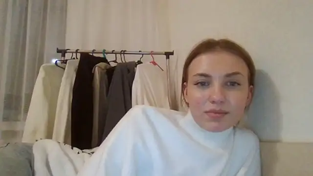 Snapshot of Sweety_Nika chatting on 4, 1, 2025 Sweety Nika online show from 4, 1, 2025