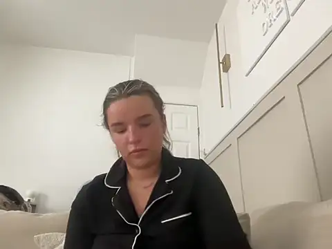 maisiesmithx online show from 17, 9, 2025