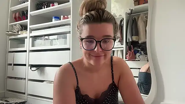 Snapshot of maisiesmithx chatting on 8, 6, 2026 maisiesmithx online show from 8, 6, 2026