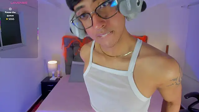 Dark hairy  online show from 31, 10, 2025