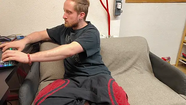 DrownMentallyyy online show from 18, 2, 2025