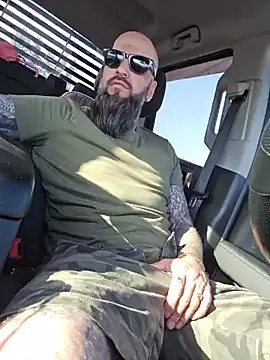 Snapshot of Beardedtattood chatting on 2, 7, 2026 Beardedtattood online show from 2, 7, 2026