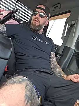 Snapshot of Beardedtattood chatting on 25, 7, 2026 Beardedtattood online show from 25, 7, 2026