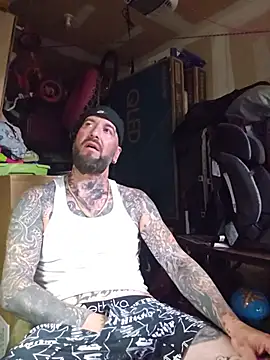 Snapshot of Beardedtattood chatting on 28, 7, 2026 Beardedtattood online show from 28, 7, 2026