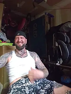 Snapshot of Beardedtattood chatting on 28, 7, 2026 Beardedtattood online show from 28, 7, 2026
