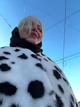 mur girl online show from 18, 1, 2025