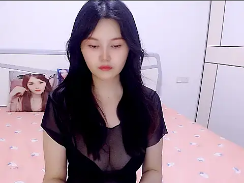 Snapshot of Little-sweet chatting on 11, 9, 2025 Little-sweet online show from 11, 9, 2025