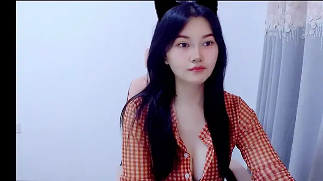 Snapshot of Little-sweet chatting on 13, 10, 2025 Little-sweet online show from 13, 10, 2025