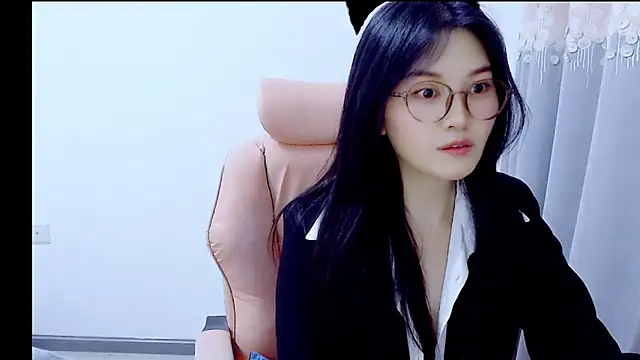 Snapshot of Little-sweet chatting on 21, 10, 2025 Little-sweet online show from 21, 10, 2025