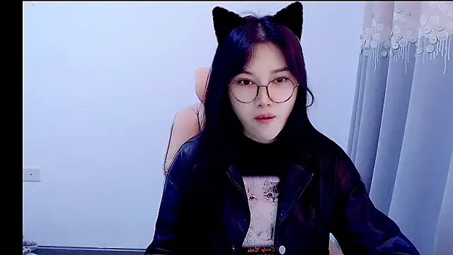 Snapshot of Little-sweet chatting on 22, 10, 2025 Little-sweet online show from 22, 10, 2025