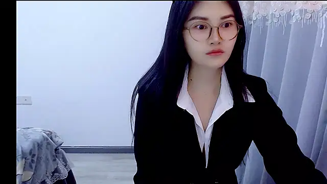 Snapshot of Little-sweet chatting on 6, 11, 2025 Little-sweet online show from 6, 11, 2025