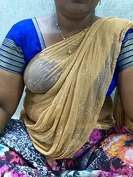 Snapshot of MaaliiiPonuTamil chatting on 19, 6, 2026 MaaliiiPonuTamil online show from 19, 6, 2026