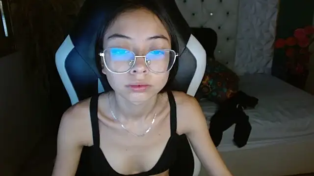 Snapshot of NathaliaSweet_11 chatting on 6, 10, 2025 NathaliaSweet 11 online show from 6, 10, 2025