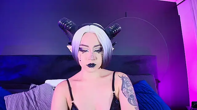 Aylen darkmoor online show from 4, 4, 2026