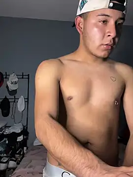 Snapshot of Oscar_Bratz chatting on 11, 1, 2025 Oscar Bratz online show from 11, 1, 2025