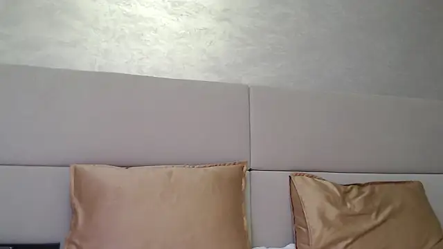 MiaRie online show from 4, 11, 2025