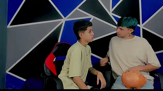 Snapshot of migueyalejo_teens chatting on 21, 2, 2025 migueyalejo teens online show from 21, 2, 2025