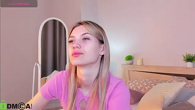Snapshot of Cherry_Price chatting on 14, 12, 2025 Cherry Price online show from 14, 12, 2025