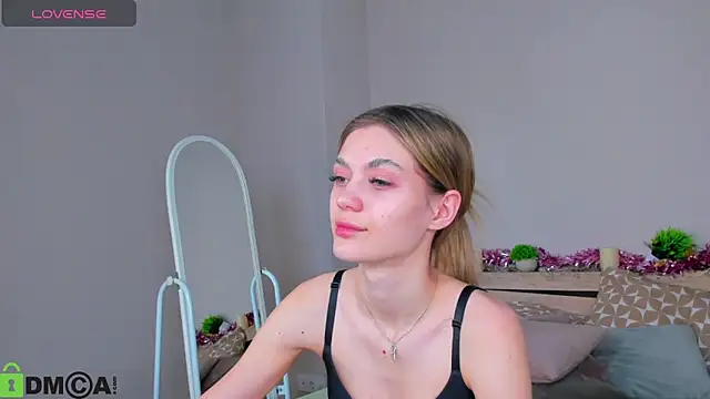 Snapshot of Cherry_Price chatting on 8, 3, 2026 Cherry Price online show from 8, 3, 2026
