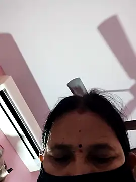 Snapshot of lalitha225 chatting on 2, 1, 2025 lalitha225 online show from 2, 1, 2025