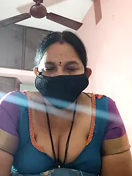 Snapshot of lalitha225 chatting on 2, 1, 2025 lalitha225 online show from 2, 1, 2025