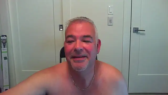 Snapshot of aarosteev2 chatting on 18, 10, 2025 aarosteev2 online show from 18, 10, 2025