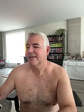 Snapshot of aarosteev2 chatting on 5, 1, 2026 aarosteev2 online show from 5, 1, 2026