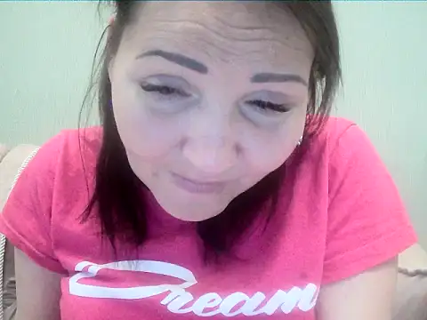 Snapshot of ClaireSunset chatting on 8, 5, 2026 ClaireSunset online show from 8, 5, 2026