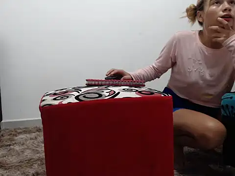 Naomi991 online show from 10, 1, 2025