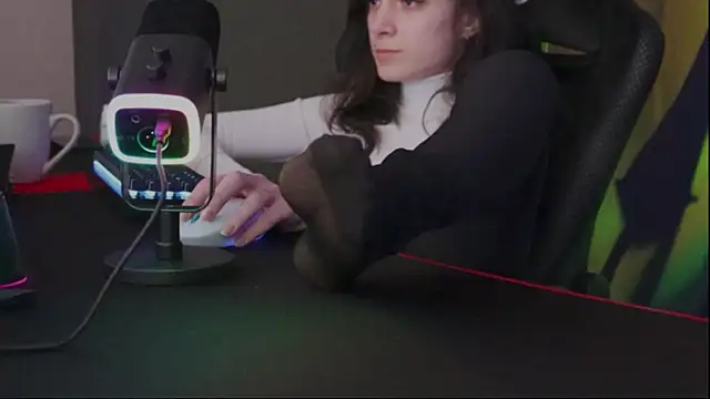 Kathleen Meow online show from 19, 12, 2024