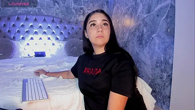 Snapshot of Belliinda_21 chatting on 22, 10, 2025 Belliinda 21 online show from 22, 10, 2025