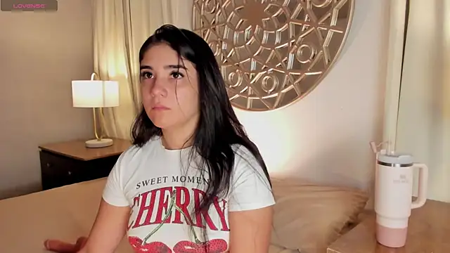 Snapshot of Belliinda_21 chatting on 22, 11, 2025 Belliinda 21 online show from 22, 11, 2025