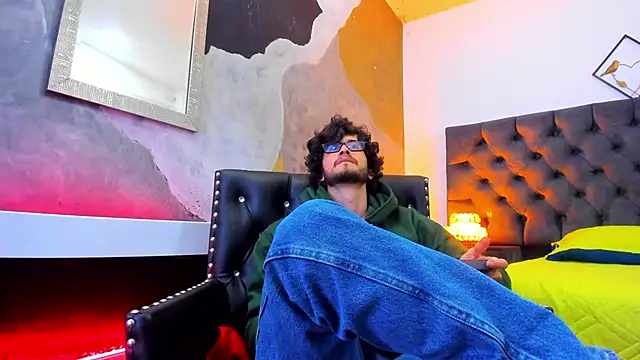 Loggan donnelly online show from 18, 12, 2024