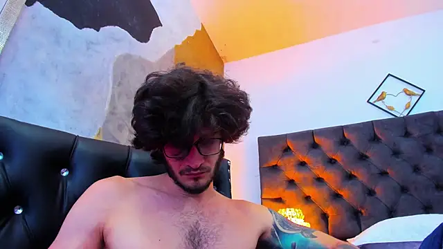 Loggan donnelly online show from 23, 12, 2024