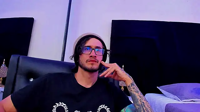 Loggan donnelly online show from 18, 1, 2025